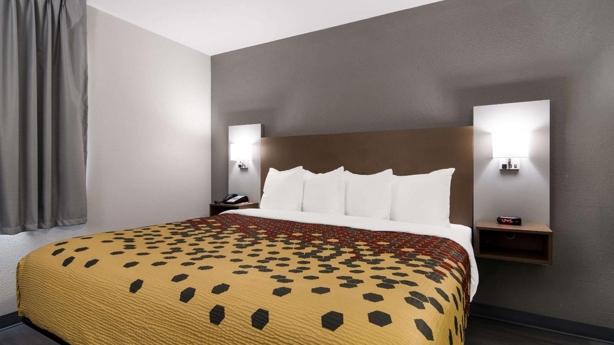 Econo Lodge 포티지 외부 사진
