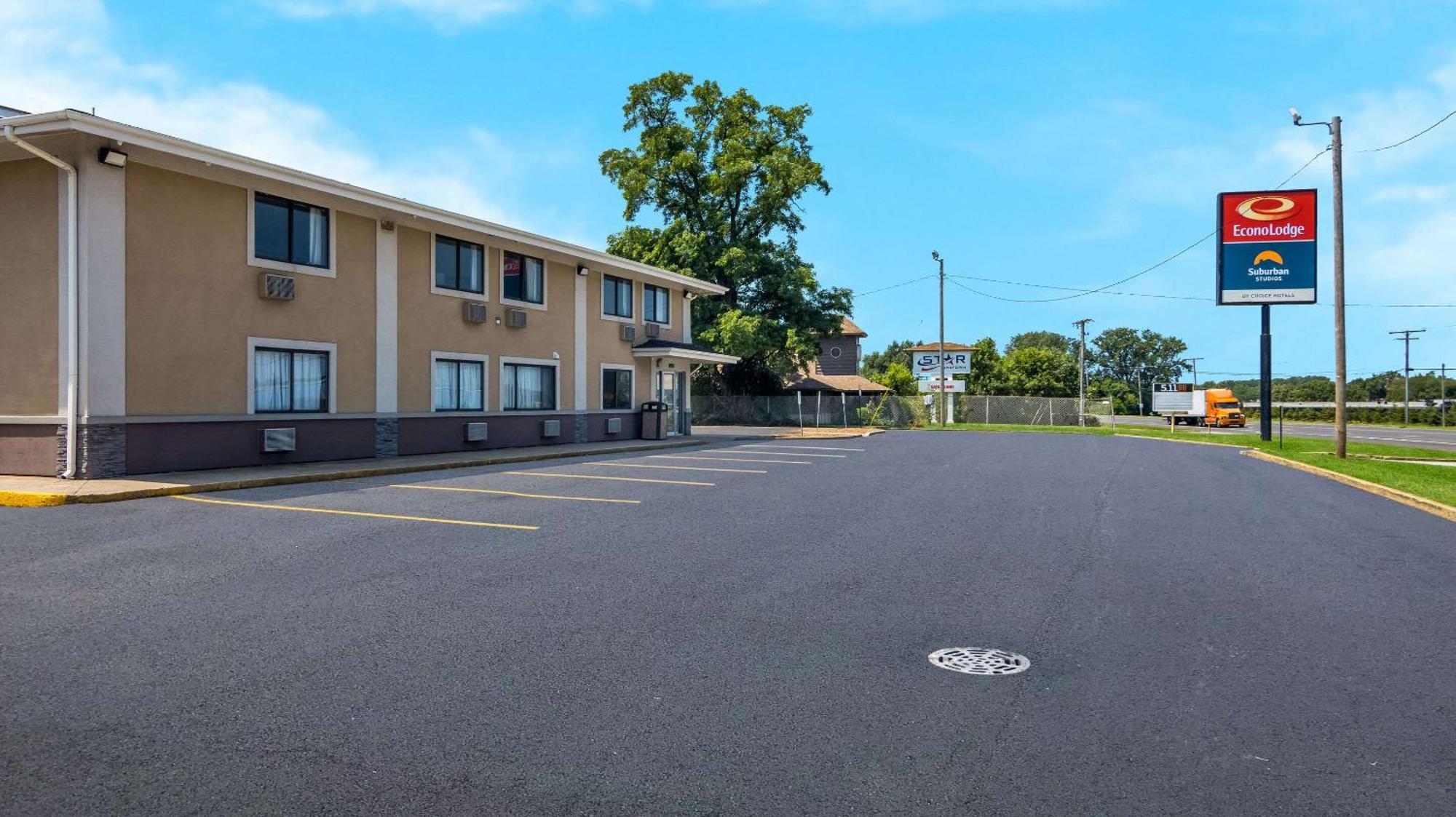 Econo Lodge 포티지 외부 사진